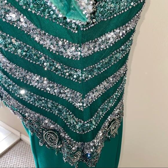 Emerald Green Mother of the Bride Groom Sequin Sparkling Evening Dress - Picture 8 of 10